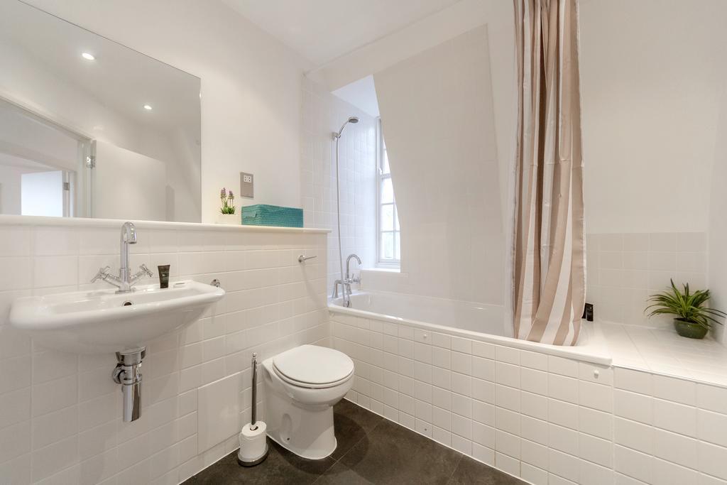 Roomspace Serviced Apartments - Groveland Court London Room photo