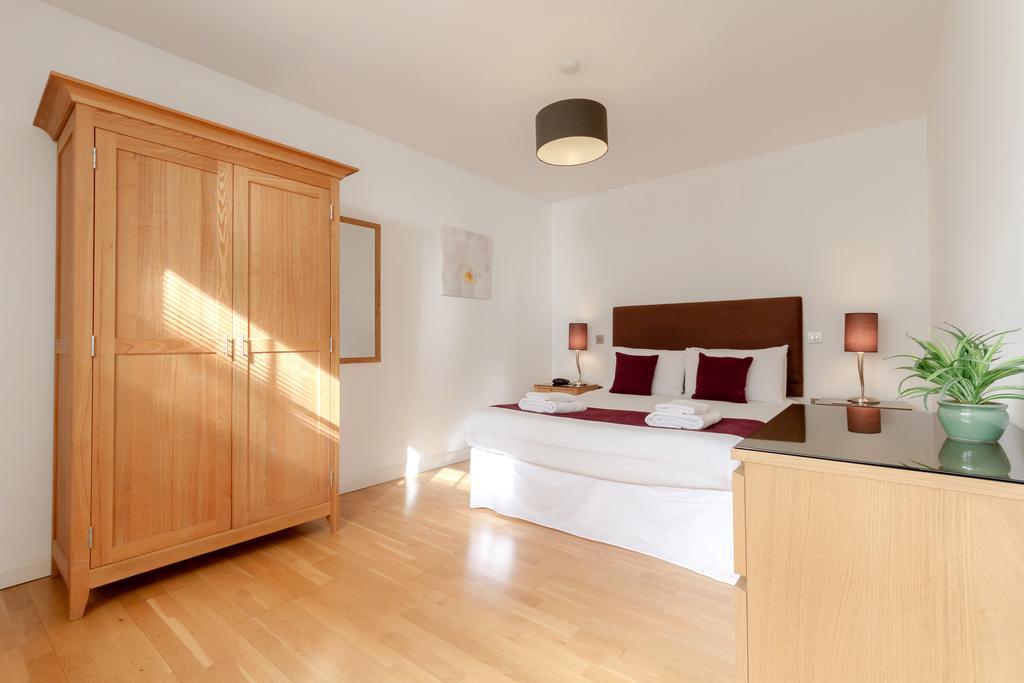 Roomspace Serviced Apartments - Groveland Court London Room photo